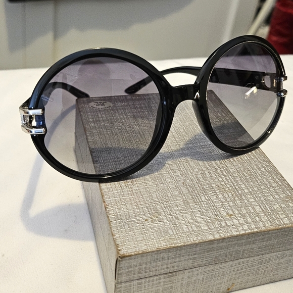 Dior Accessories - CHRISTIAN DIOR model JOSEPHINE 1  Code:  	D28VK	 BLK sunglasses